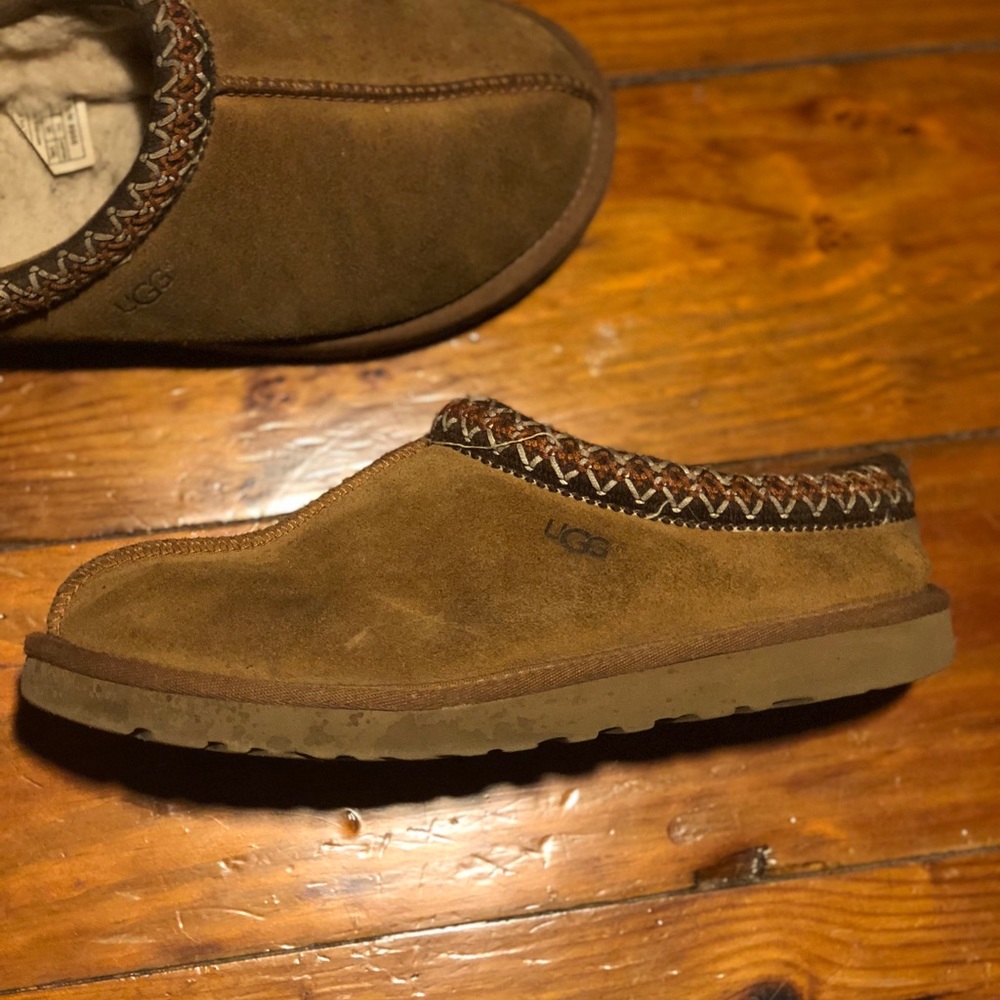 UGG slippers with embroidered trim